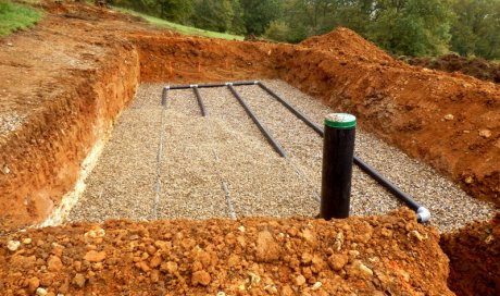 Installation de fosse toutes eaux par entreprise d'assainissement à Brissac 